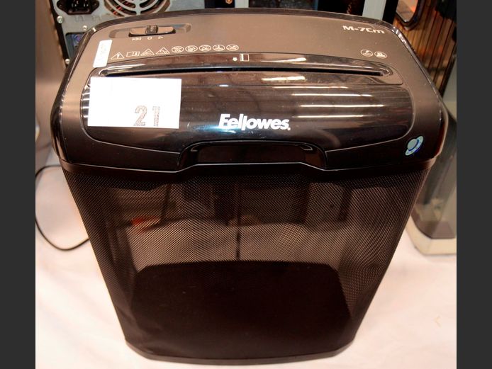FELLOWES PAPER SHREDDER [Switches on, Untested further]