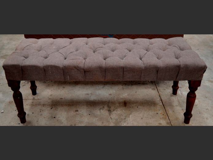 GREY UPHOLSTERED BUTTON TOP BED END ON TURNED LEGS, 125 x 45 x 49cm