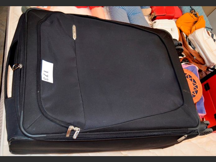 SAMSONITE SUITCASE, 49 x 28 x 77cm