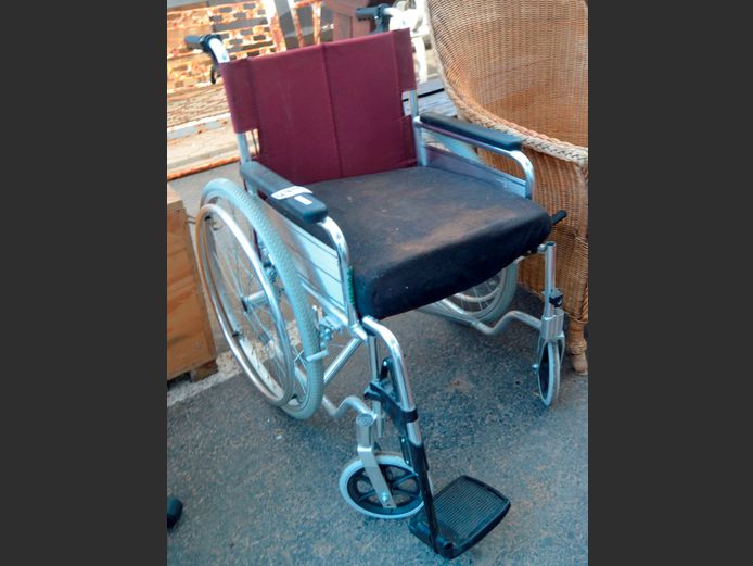 WHEELCHAIR [Needs a clean, 1 footrest needed]