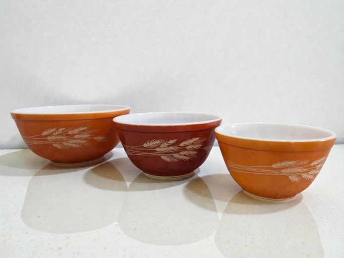 Vintage Pyrex Autumn Harvest Mixing Bowl Set
