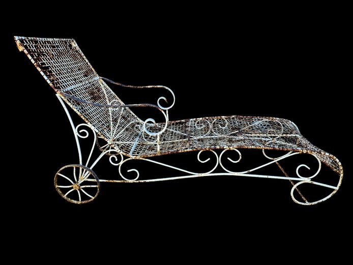 Antique French-Style Wrought Iron & Wire Mesh Garden Lounger
