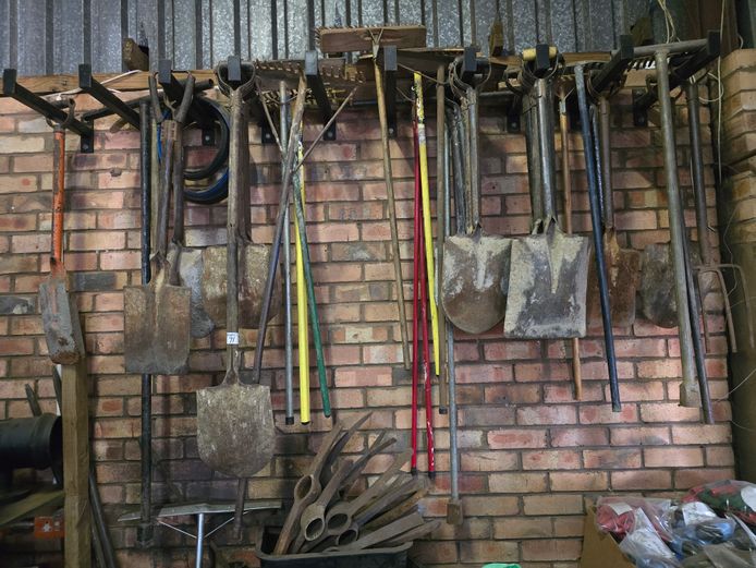 ASSORTED SPADES, RAKES, FORKS