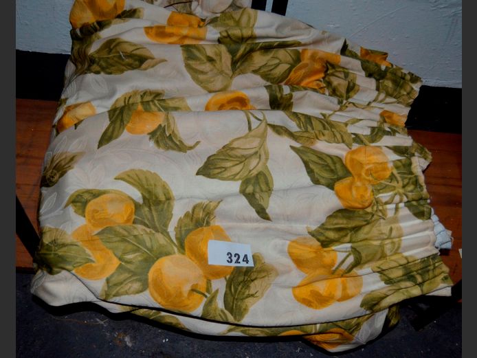 LARGE DROP FLORAL LINED CURTAIN