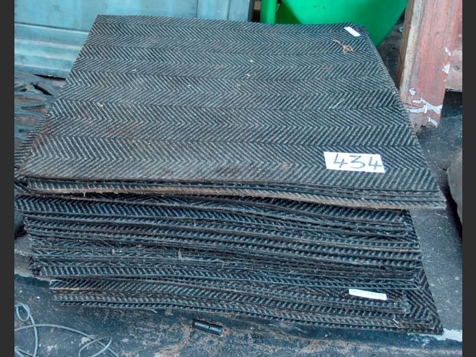 LOT: 39 x GREY CARPET TILES, 50 x 50cm [Used]
