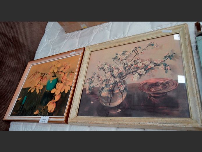 LOT OF 2 FRAMED PRINTS: FLOWERS IN VASES, 52 x 42cm