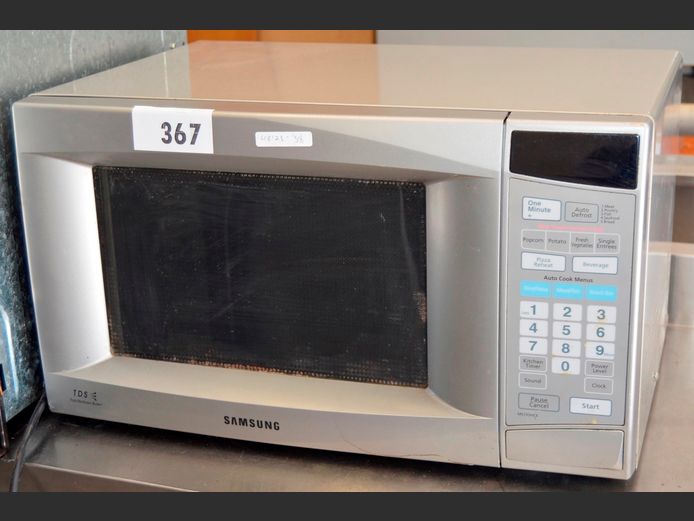 SAMSUNG METALLIC FINISH ELECTRONIC MICROWAVE [Switches on, untested further]
