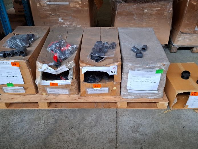 Tees, ball valves, elbows, sockets & spouts