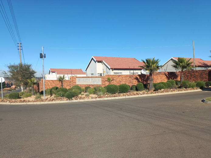 RESIDENTIAL PROPERTY IN DUVHAPARK EXT 1, EMALAHLENI, MPUMALANGA