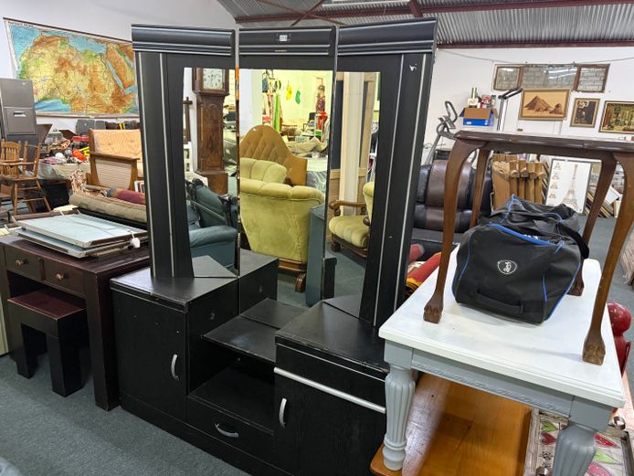 Dressing Table with Mirrors 