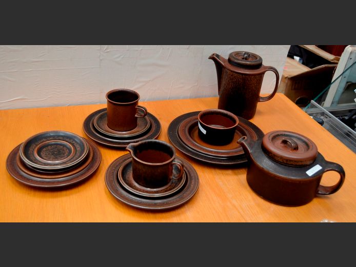 BROWN STONEWARE COFFEE POT, TEAPOT, DINNER PLATES, SIDE PLATES, etc [16 Pieces]