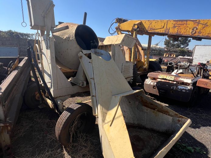 Tow Behind  Concrete Mixer