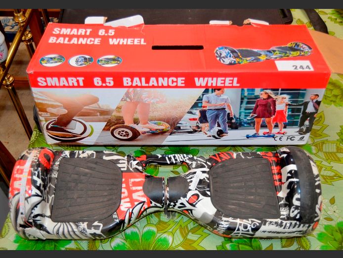 6" HOVERBOARD [Switches on, faulty]