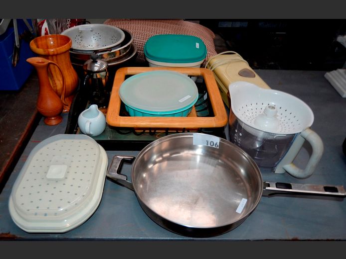 STAINLESS STEEL FRYING PAN, STAINLESS STEEL MIXING BOWL, COLANDER, etc