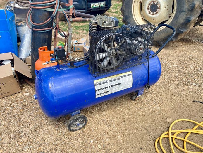 MAC AFRIC AIR COMPRESSOR 2,2 KW 200 lt