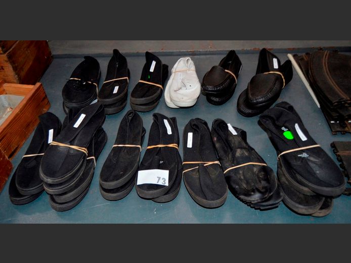 VARIOUS SLIP-ON & LACE UP TAKKIES [Assorted sizes]