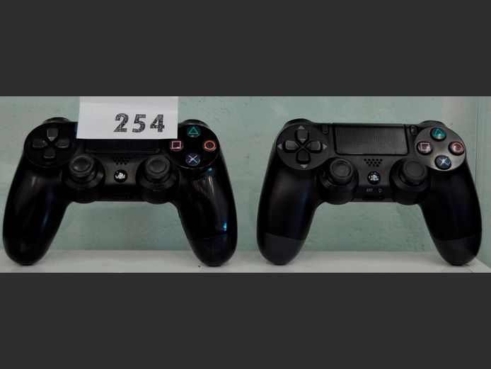 PAIR PS 4 CONTROLLERS [Untested]