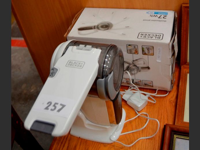BLACK & DECKER PIVOT DUSTBUSTER [Faulty]
