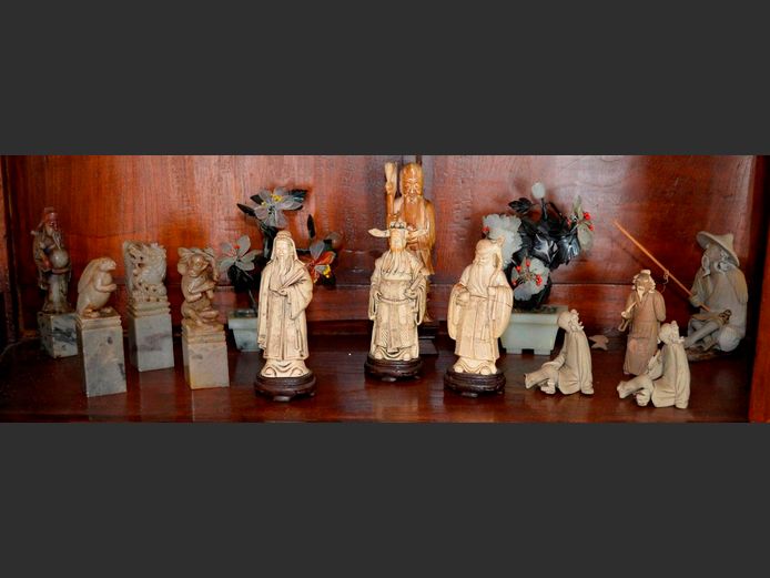 COLLECTION MINIATURE FIGURINES: JADE, CERAMIC & OTHERS
