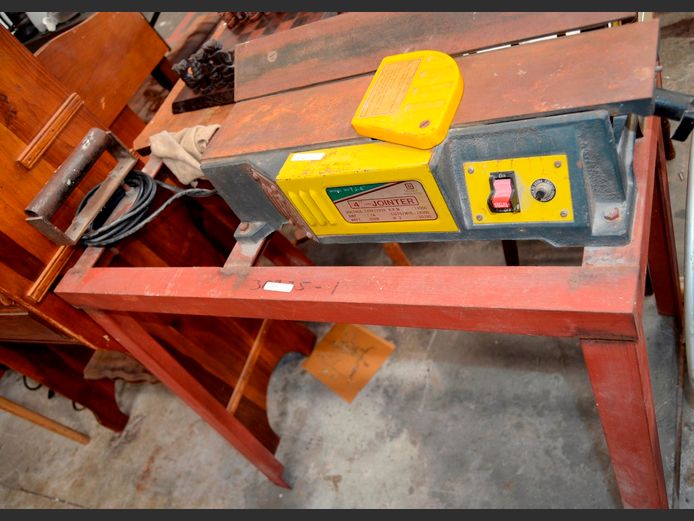 4" JOINTER ON STAND, 90 x 52 x 92cm [Switches on, untested further]