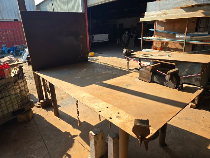 LARGE STEEL WORK BENCH + VICE