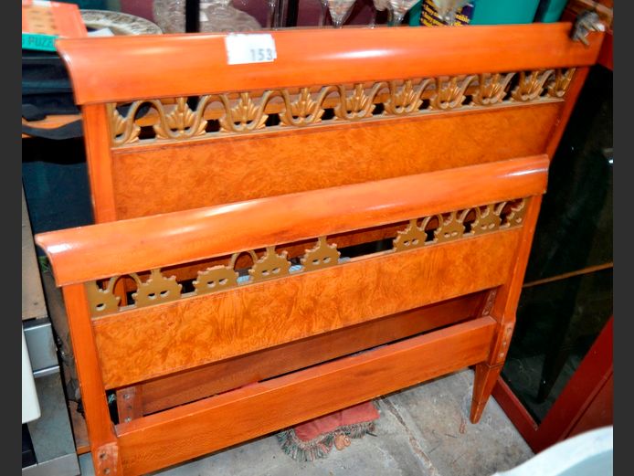 SET WALNUT & MAHOGANY SINGLE HEAD- & FOOTBOARD [Need some TLC]