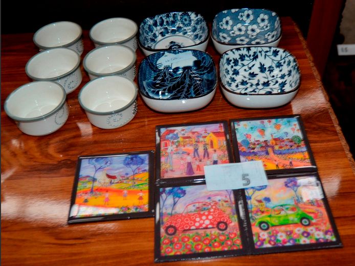 SET OF 5 PORTCHIE PRINT COASTERS & 2 x SETS DIPPING BOWLS