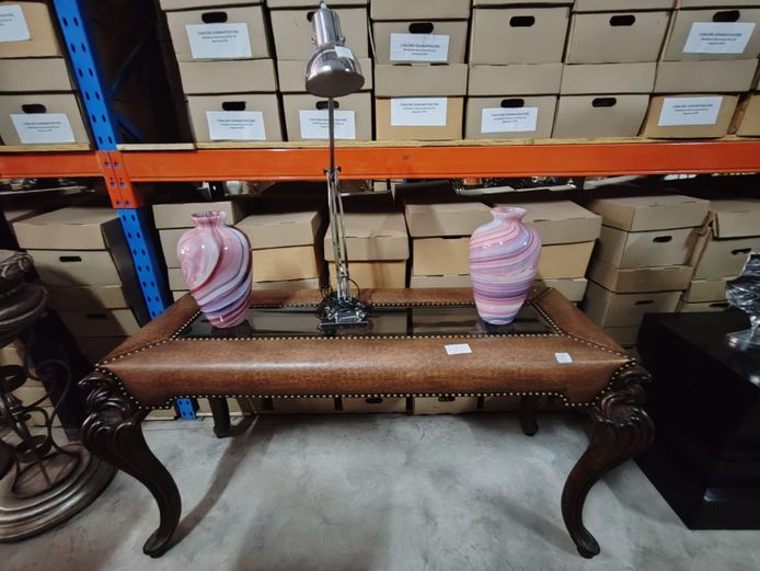 Hall Table & Decorative Items (STC)