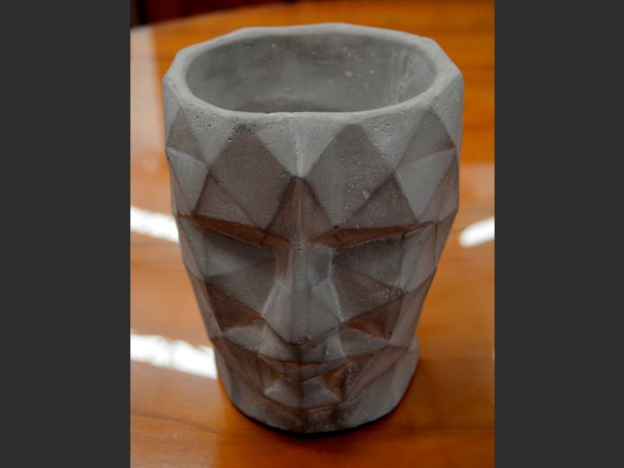 PRICE & SONS CONCRETE "FACE" PLANTER, 17 x 15 x 18.5cm