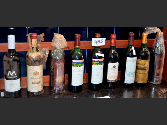 LOT: 9 x BOTTLES ASSORTED RED WINE [Condition of contents unknown]