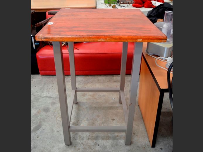 OAK TOP COCKTAIL TABLE ON METAL BASE, 80 x 80 x 112cm [Top needs clamping]