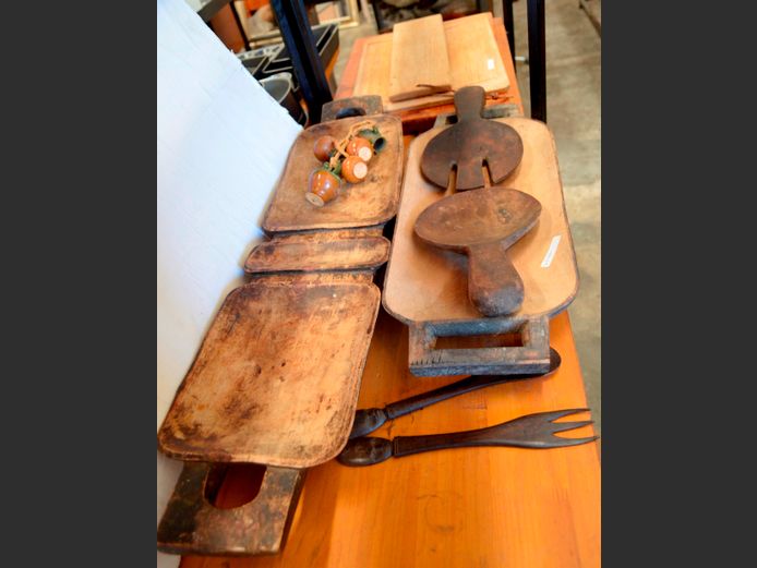 WOODEN SNACK BOWLS, CHOPPING BOARDS, etc