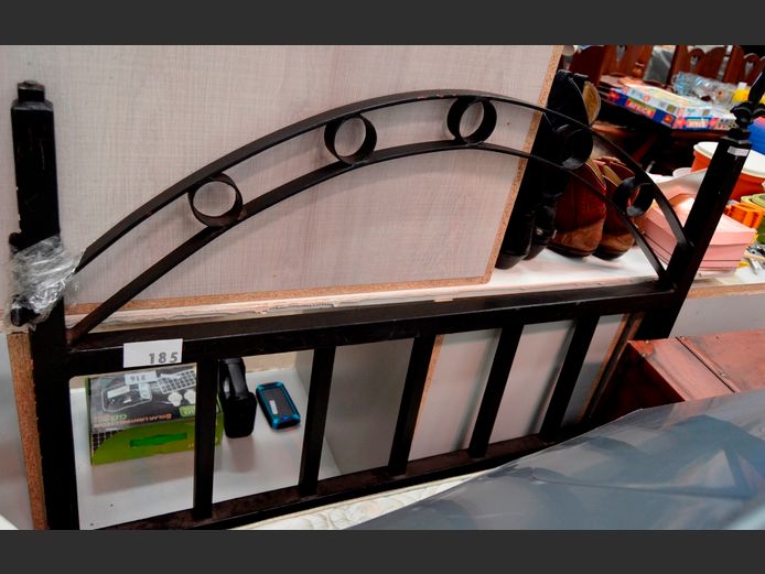 BLACK METAL SINGLE HEADBOARD [Damaged] [#: 403512981]