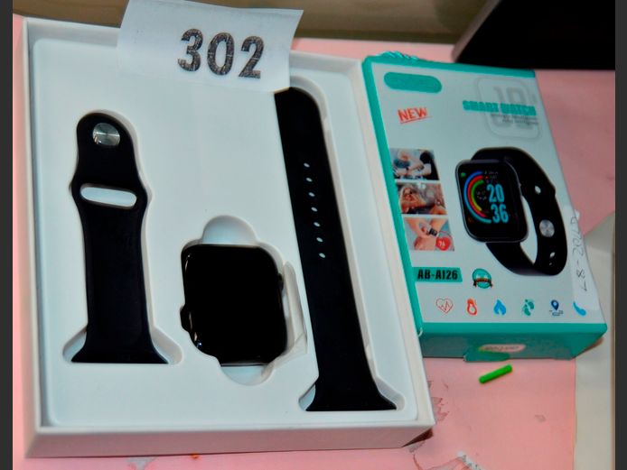 LOT: SMART WATCH & AN AERBES WATCH [Untested]