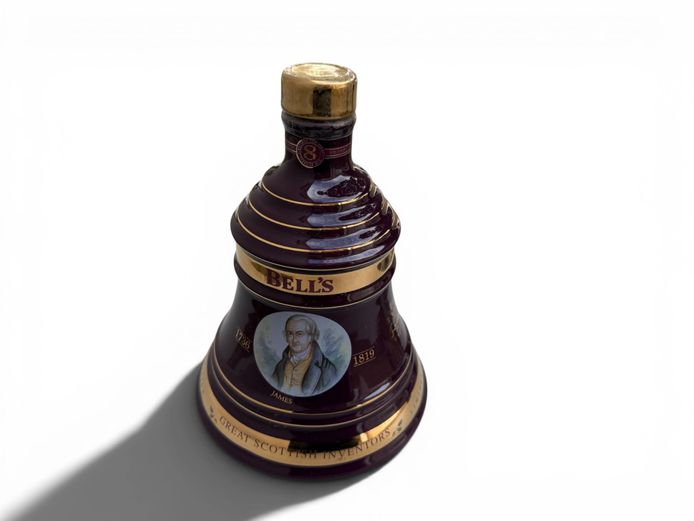Bell’s Wade Decanter “Great Scottish Inventors – James Watt” (Ruby Edition)