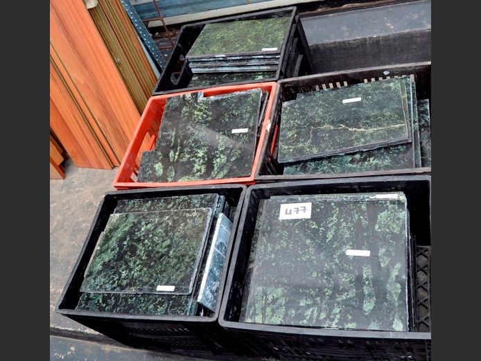 LOT: GREEN MARBLE TILES