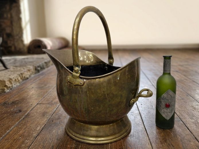Antique/Vintage Victorian Style Brass Helmet Coal Scuttle / Fireside Bucket