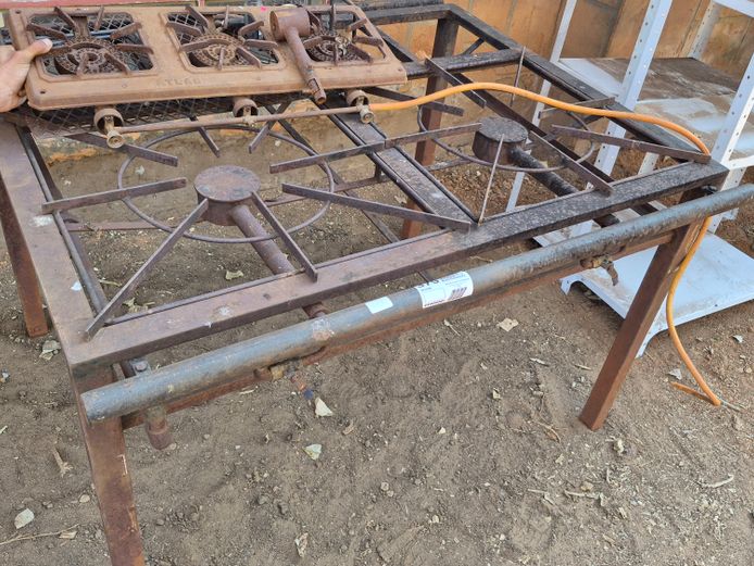 2 X GAS BOILING TABLES