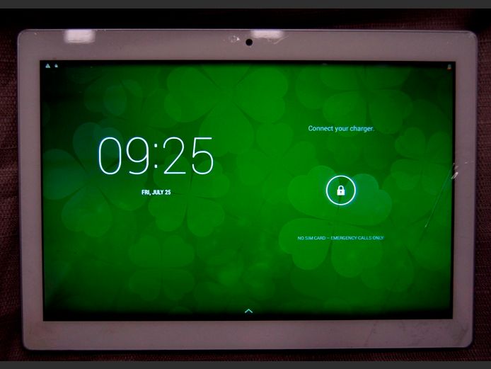 PROLINE 1051H 10" TABLET [Switches on, no charger]