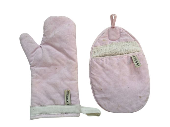 Le Creuset Pastel Pink Quilted Oven Mitt & Pot Holder Set