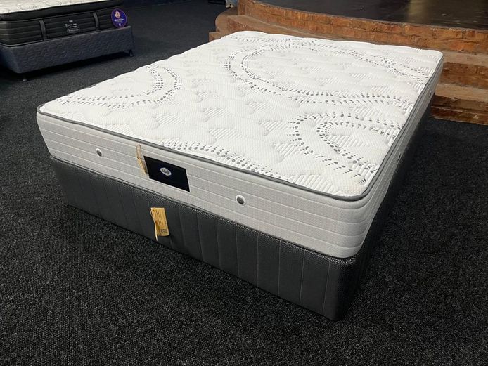 New Sealy Queen size bed base and mattrass - Kendrew Firm
