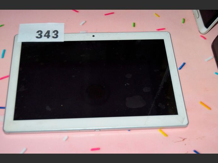 PROLINE 1051H 10" TABLET [Switches on, no charger]