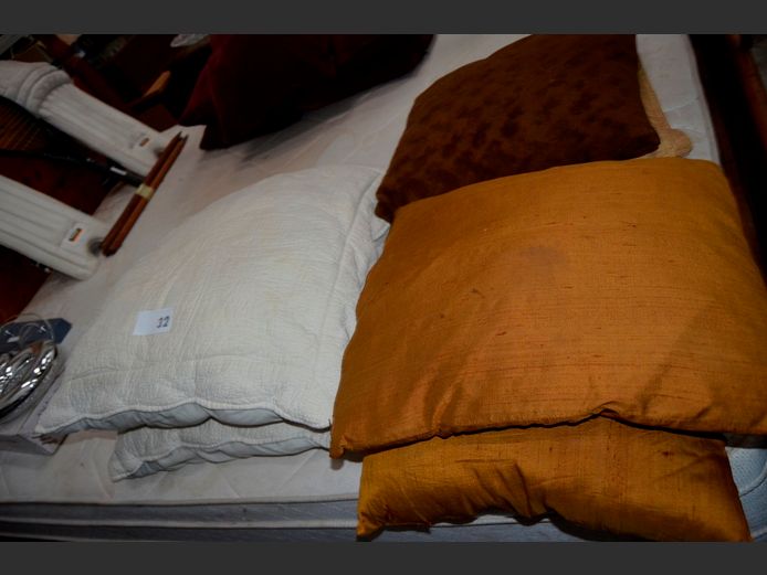 LOT OF 6: SCATTER CUSHIONS