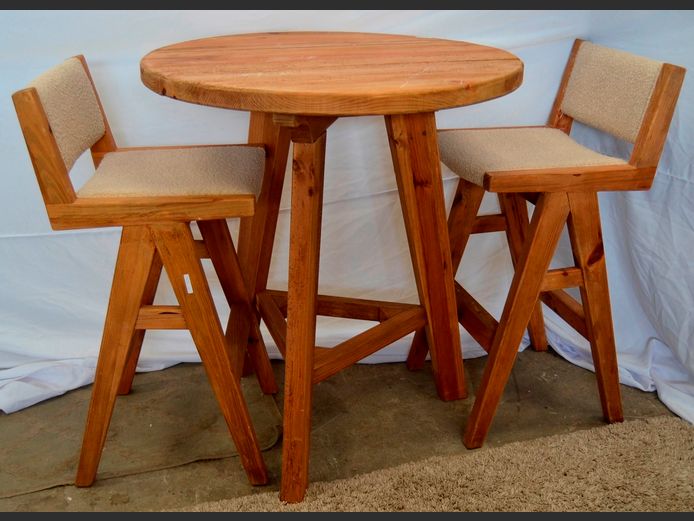OREGON PINE CIRCULAR COCKTAIL TABLE WITH 2 MATCHING CHAIRS, 90cm Diameter x 100cm High