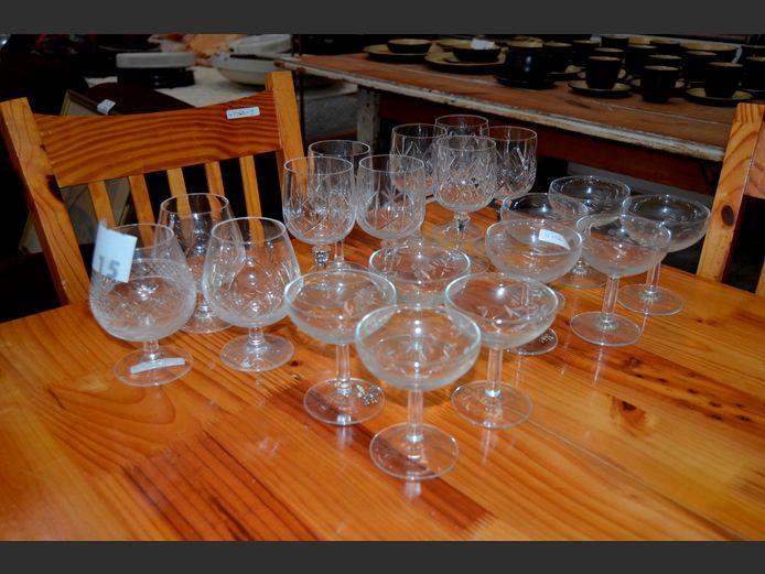 CRYSTAL WINE GLASSES, CRYSTAL BRANDY SNIFTERS & GLASS CHAMPAGNE COUPES
