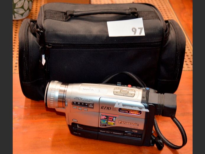 PANASONIC SLIM PALMCORDER WITH BATTERY, CHARGER & BAG [Untested]