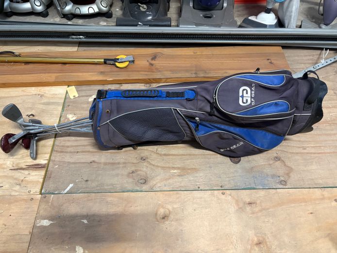Golf Gear Bag (L) with 8 x Spalding Clubs