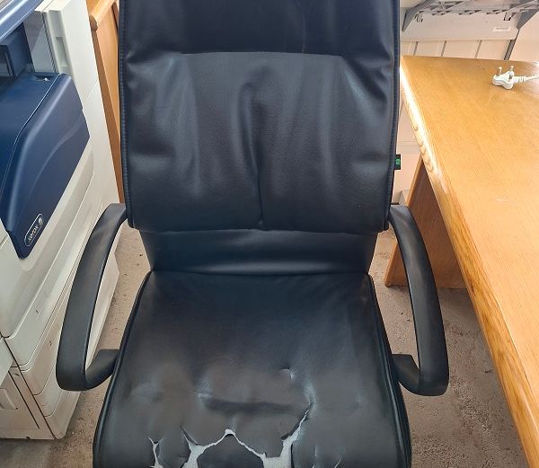 High back tilt and swivel chair