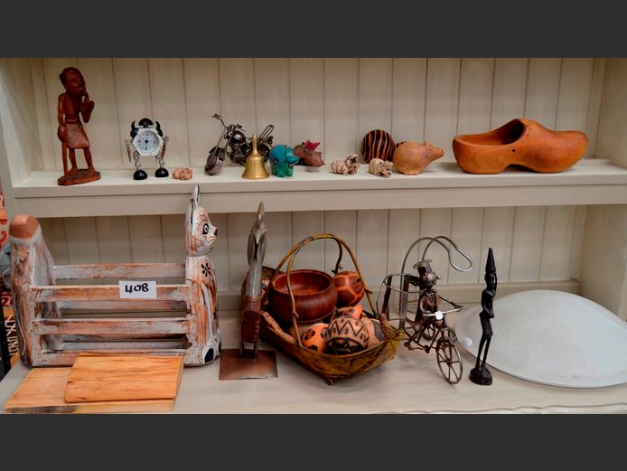 ORNAMENTS, CONDIMENT CADDY, etc