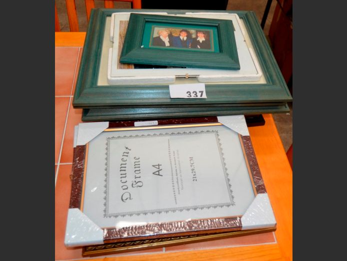 ASSORTED PICTURE FRAMES & PHOTO FRAMES